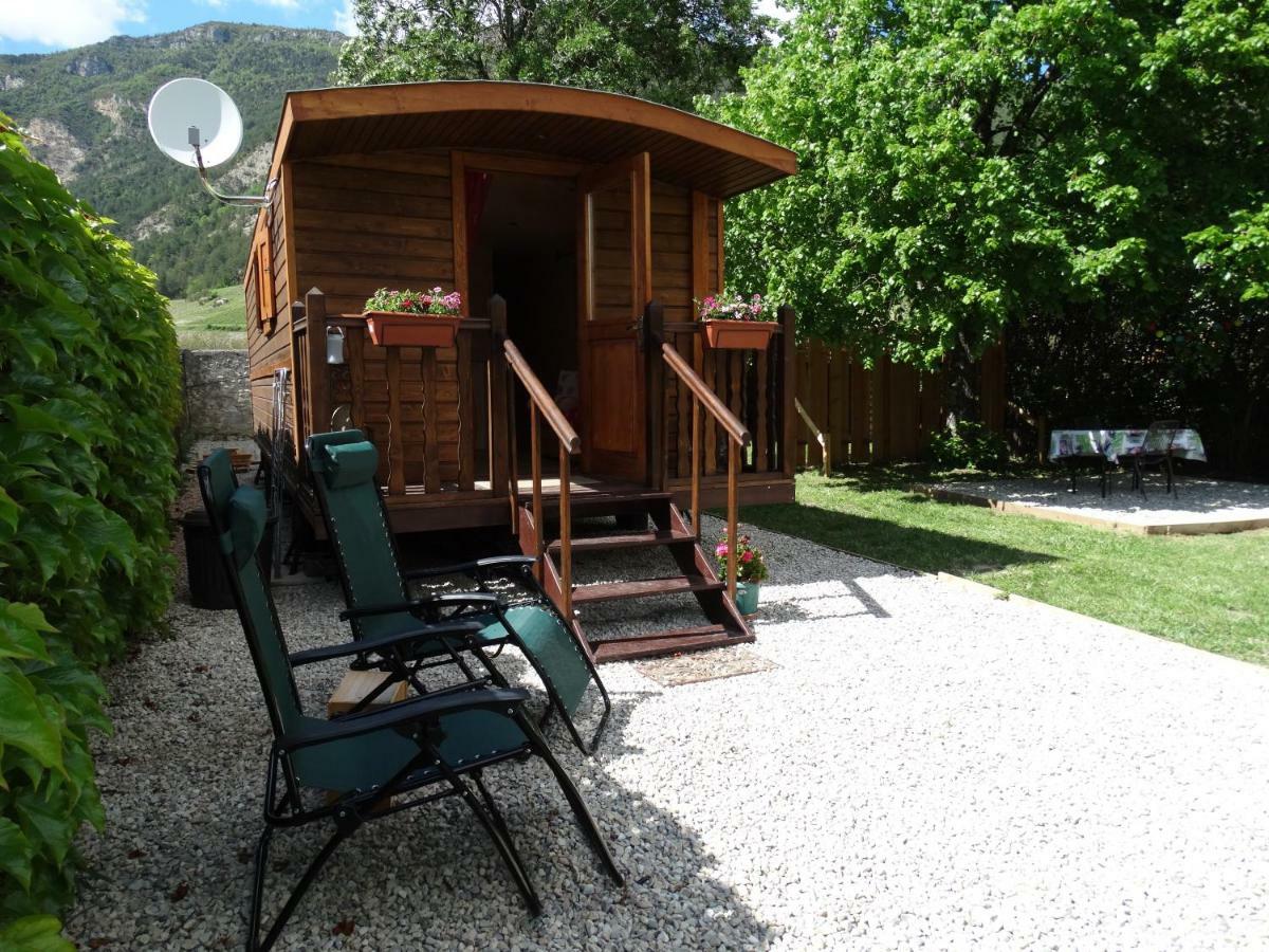 La Roulotte Villa Chatillon-en-Diois Ngoại thất bức ảnh